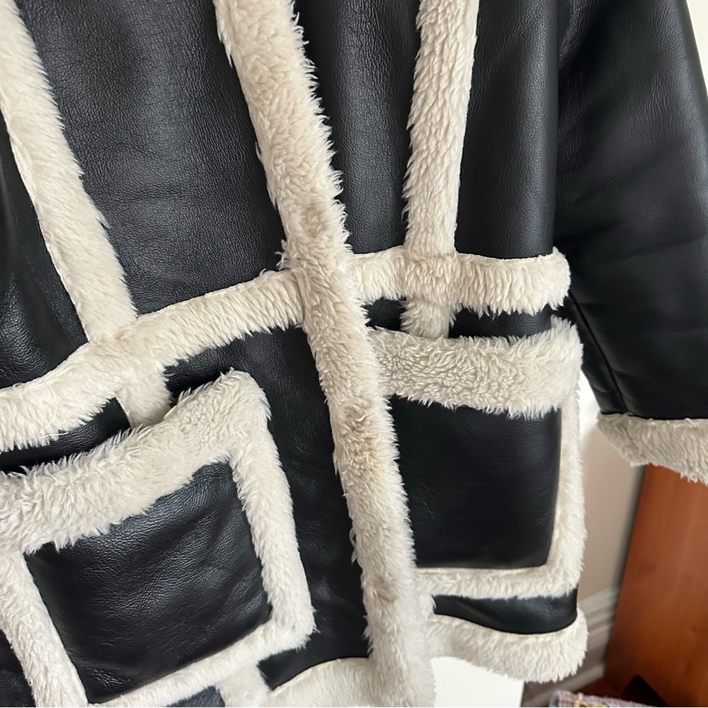 Abercrombie & Fitch Faux Leather and Fur Shearling Jacket Size Medium - Picture 4 of 12